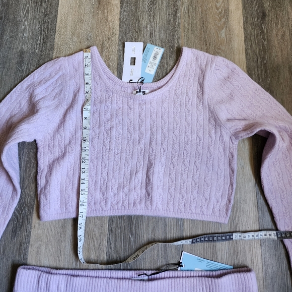 NWT SET HIGH-RISE MIDI SWEATER SKIRT AND TOP SWEATER - Picture 5 of 15